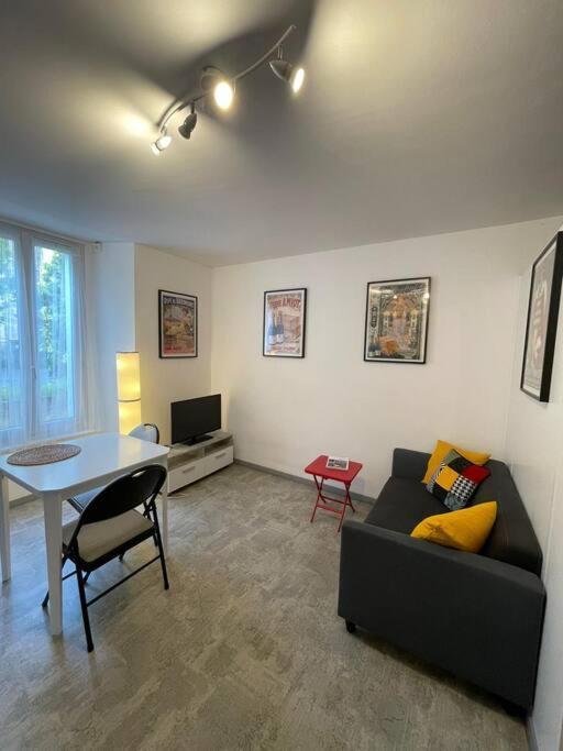 Studio Rdc Parking Prive Gratuit Doué-la-Fontaine Εξωτερικό φωτογραφία