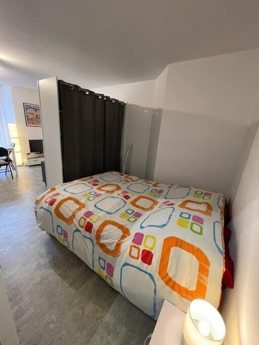 Studio Rdc Parking Prive Gratuit Doué-la-Fontaine Εξωτερικό φωτογραφία